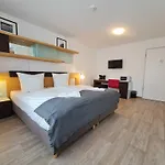 Check-inn - * Όφενμπαχ