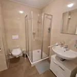 Check-inn - Ξενοδοχείο Όφενμπαχ