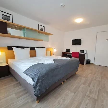 Hotell Check-inn - *