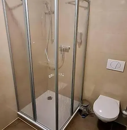 Hotel Check-inn - *