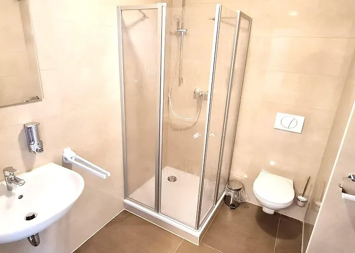 Check-inn - Szálloda *