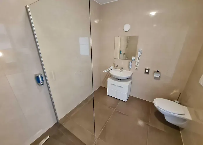 Check-inn - Szálloda Offenbach am Main